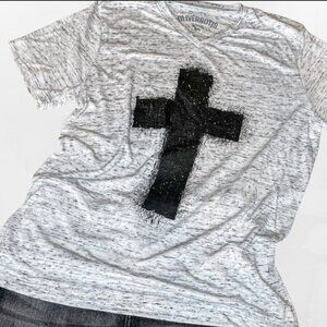 Olive & Otis Splattered Cross V-neck Short Sleeve Tshirt Size Medium